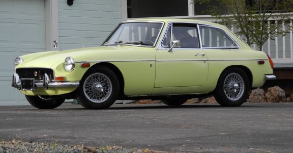 1970 MGB-GT perspective