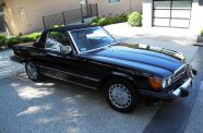 Mercedes Benz 560SL One owner!  View 25