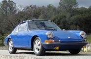 1967 Porsche 911S Coupe View 3