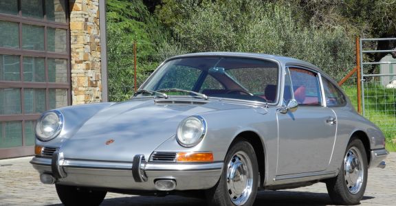 1966 Porsche 911 Sunroof Coupe perspective